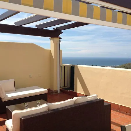 Apartment 2 Bed Penthouse, Rooftop Terrace, Panoramic Views *