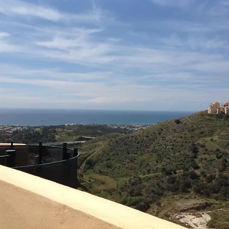 2 Bed Penthouse, Rooftop Terrace, Panoramic Views * Mijas